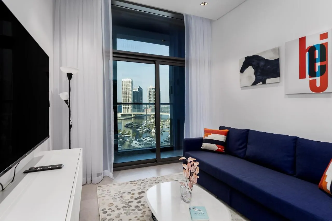 Waves Holiday Homes - Premium 1Br Apartment Overlooking Burj Khalifa Dubaj
