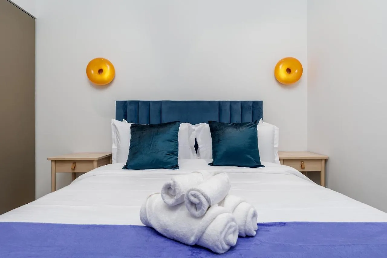 Waves Holiday Homes - Premium 1Br Apartment Overlooking Burj Khalifa Dubai