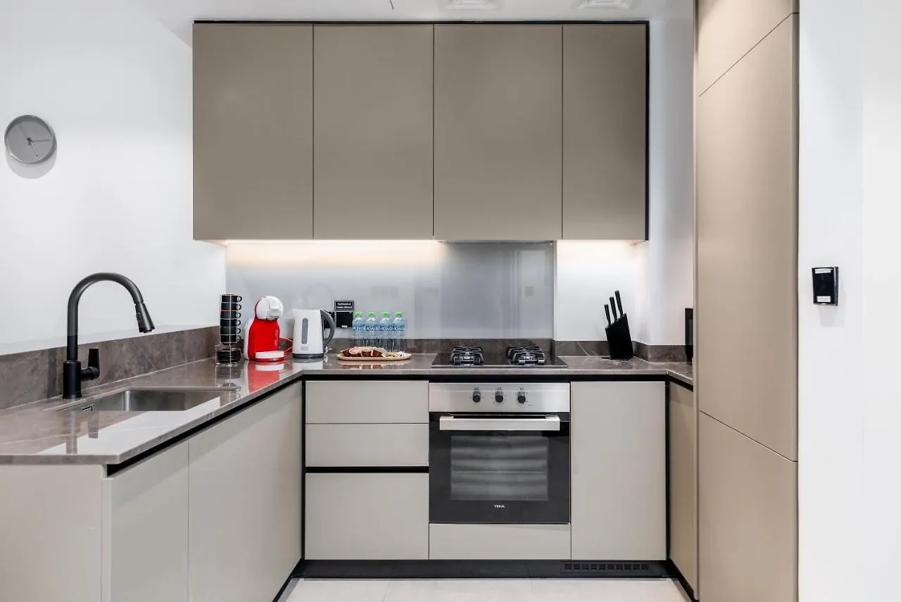Waves Holiday Homes - Premium 1Br Apartment Overlooking Burj Khalifa Dubai